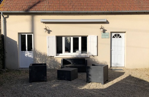 Saint-Regnobert-de-la-Cote-de-Nacre Casa | Maison Avec Cour Ensoleillée et Jardin, à 5 min Plage. Idéale Pour les Familles