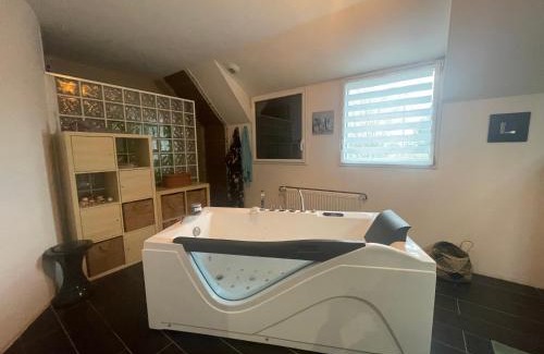 Ailly-le-Haut-Clocher Casa | Maison avec jacuzzi et sauna