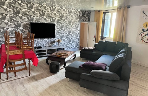 Neuvy-sur-Barangeon Casa | Maison avec cour