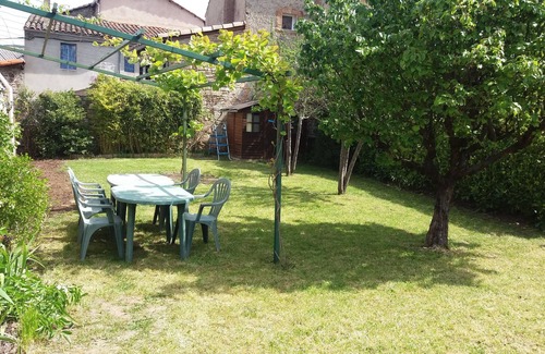 Saint-Rome-de-Tarn Casa | Maison Avec Jardin Dans Village, Proche de la Base Nautique