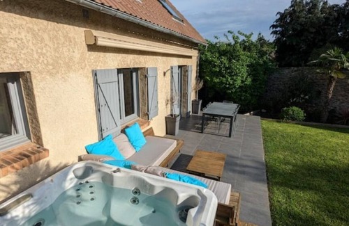 Noisy-le-Roi Casa | Maison Avec Jacuzzi Proche de Paris et Versailles