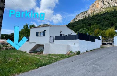 Le Revest-les-Eaux Casa | Maison avec jardin, parking entre mer et montagne