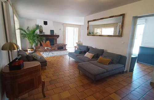 Juvignac Apartamento | Maison avec jardin et piscine