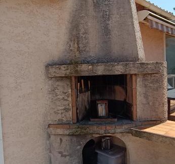 Juvignac Apartamento | Maison avec jardin et piscine