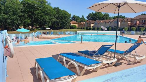 Monflanquin Casa | Maison avec piscine chauffée en résidence, 4 ou 5 pers, RDC, lac et nature