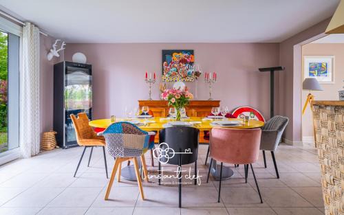 Saint-Pavace Casa | Maison avec Piscine et Jardin proche Le Mans