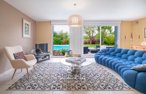 Saint-Pavace Casa | Maison avec Piscine et Jardin proche Le Mans