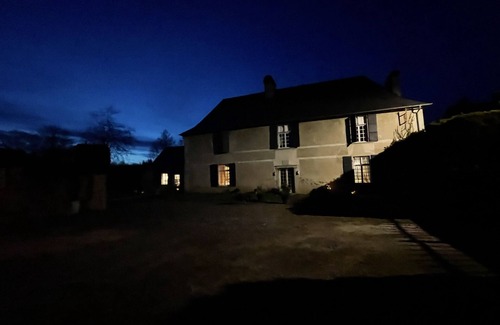 Livron Casa | Maison Béarnaise, Contemporaine Dhenri 4, Entre Campagne et Montagne