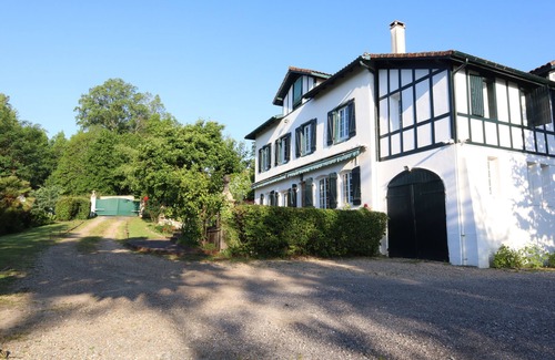 Bayonne Casa | Maison Basque, Le Jouanché - Facing the Adour River, 5 min from Bayonne