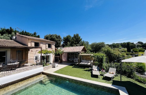 Eyragues Villa | Maison Beally - Encantadora casa de vacaciones con piscina privada para 8 personas en Eyragues.