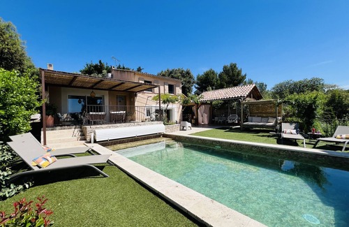 Eyragues Villa | Maison Beally - Encantadora casa de vacaciones con piscina privada para 8 personas en Eyragues.