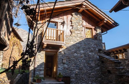 Perloz Casa | Maison Benvenuto - VACANZE IN MONTAGNA