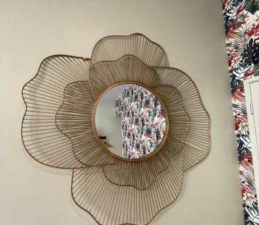 Saint-Flour Cama Y Desayuno | Maison Côté Halle La chambre de l'Artiste