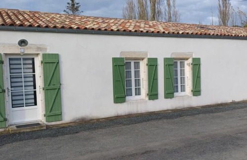 Marans Casa | Maison calme au bord de l'eau