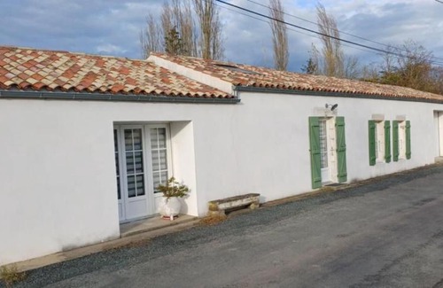 Marans Casa | Maison calme au bord de l'eau