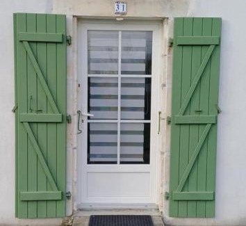 Marans Casa | Maison calme au bord de l'eau