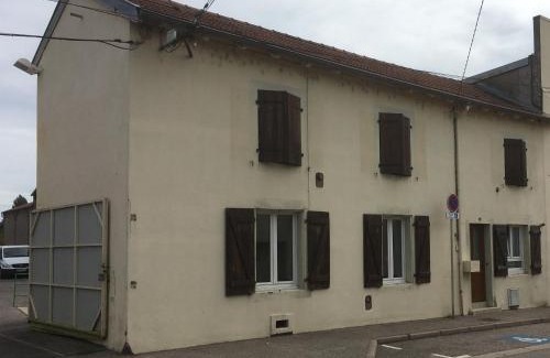 Luneville Casa | Maison calme avec 3 chambres, proche centre-ville Lunéville & gare, accès facile à Nancy - FR-1-584-106