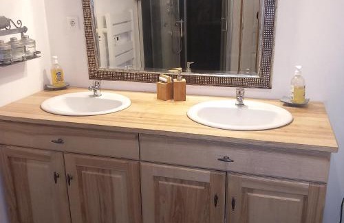 Le Pin-la-Garenne Apartamento | maison calme et campagne