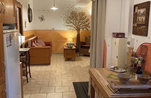 Gilly-sur-Isere Casa | Maison Campagne, Terrasse et Jardin, Proche de Toutes Commodités. Local Sécurisé