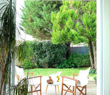 La Rochelle Casa | MAISON CENTRE VILLE AVEC JARDIN , TERRASSE, et GARAGE VELOS