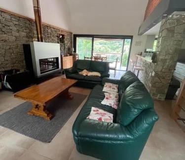 Peyragudes Casa | Maison chaleureuse à Saint-Aventin avec jardin et vue montagne