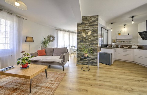 Bonchamp-les-Laval Casa | Maison charmante en centre ville