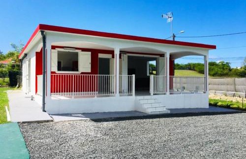 Le Moule Casa | Maison charmante proche de la plage au Moule avec piscine