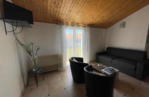 Bouin Casa | Maison climatisée, 2 gîtes, 2 chambres, 15 hectares, loisirs, animaux acceptés - FR-1-426-520