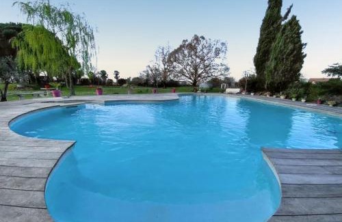 La Ville-Dieu-du-Temple Casa | Maison confortable avec piscine près de La Ville-Dieu