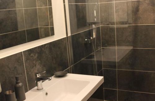 Virecourt Casa | Maison Contemporaine avec Grand Jardin, Proche Moselle et Nancy, Idéale pour Pêche et Loisirs - FR-1-584-46