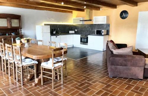 Bagnols Casa | Maison conviviale à Bagnols avec terrasse et jardin