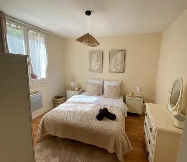 La Trimouille Casa | Maison cosy avec cour privée - Calme et nature, La Trimouille