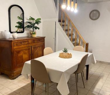 La Trimouille Casa | Maison cosy avec cour privée - Calme et nature, La Trimouille