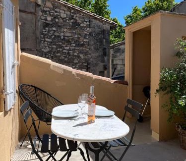 Arles City Centre Apartamento | Maison Cosy avec rooftop et BBQ - Roquette
