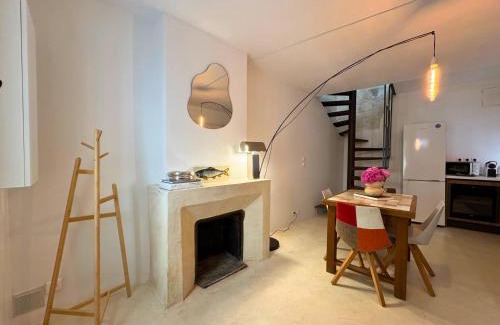 Arles City Centre Apartamento | Maison Cosy avec rooftop et BBQ - Roquette
