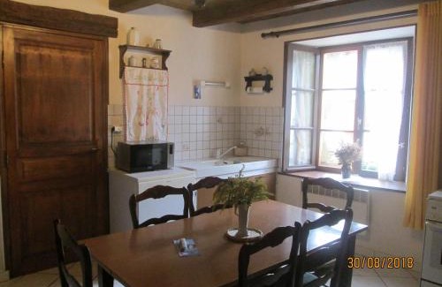 Breheville Casa | Maison cosy avec terrasse, 3 chambres, wifi, animaux acceptés, idéal pour familles en Meuse - FR-1-585-2