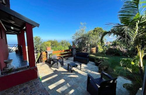 Trois-Bassins Casa | Maison cosy avec vue mer et jardin à Trois Bassins