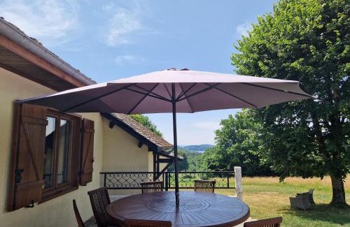 Liginiac Apartamento | Maison cosy et nature avec vue sur le lac de Neuvic