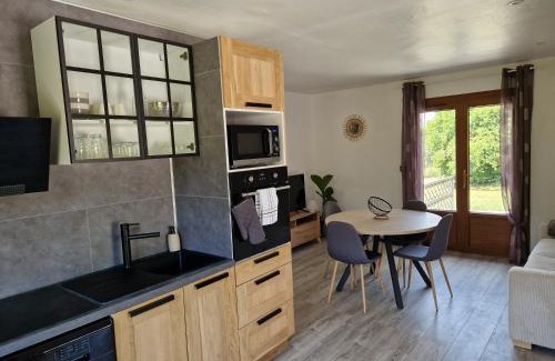 Liginiac Apartamento | Maison cosy et nature avec vue sur le lac de Neuvic