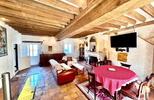 Nouan-sur-Loire Casa | Maison d'Antan, Ambiance chevaleresque Cave voutée