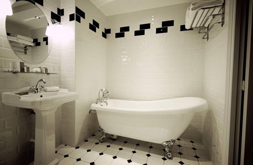 Les Serres - Vivier Hotel | Maison d'Anthouard