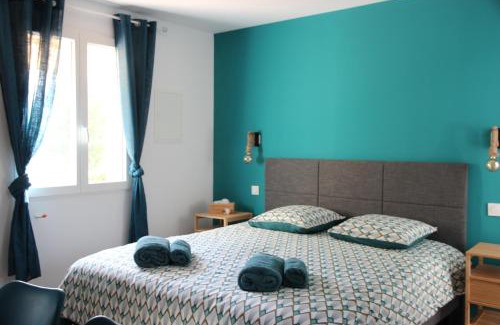 Cuges-les-Pins Casa | Maison d'hote villa monique