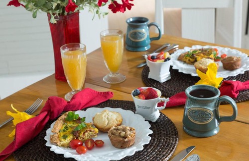 Rayne Cama Y Desayuno | Maison D'Memoire Bed & Breakfast Cottages