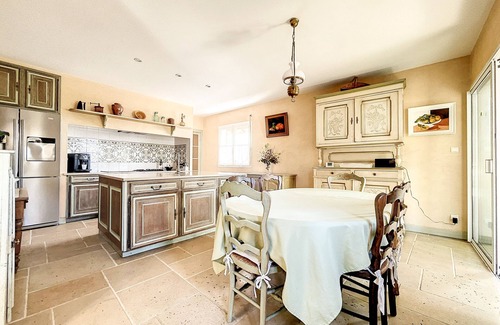 Frontonas Casa | Maison de 4 Chambres Pour 8 Adultes et 2 Enfants Avec Piscine Terrain Paysager