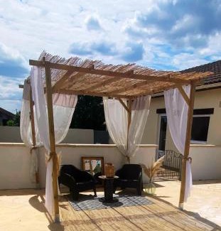 Savignac-sur-Leyze Casa | Maison de Campagne 4 places, avec Piscine et Jacuzzi