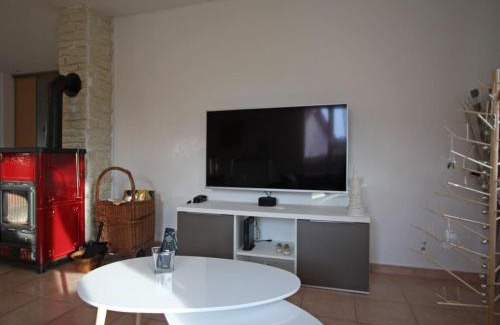 Mesnil Sous Les Cotes Casa | Maison de camp. plain-pied avec jardin, 2 chambres, terrasse couverte, proche Gérardmer et Saint-Dié - FR-1-589-386