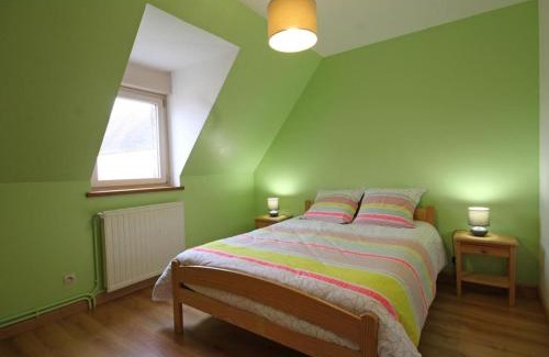 Mauves-sur-Huisne Casa | Maison de campagne rénovée avec jardin clos, terrasse, jeux, 5 chambres, et animaux acceptés - FR-1-497-109