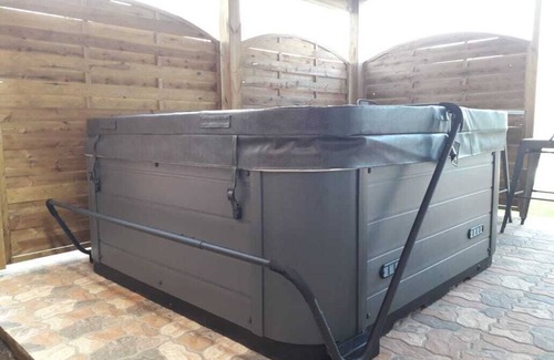 Lamentin Casa | Maison de Campagne Avec Jacuzzi et Jardin