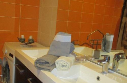 Cressanges Casa | Maison de campagne avec SPA, jeux et espace bien-être, idéale pour familles et groupes jusqu'à 8 pers. - FR-1-489-442