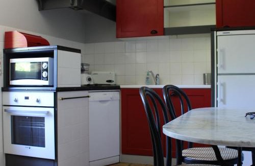 Berfay Casa | Maison de campagne avec grand jardin, cheminée, vélos et wifi à Berfay - FR-1-410-242